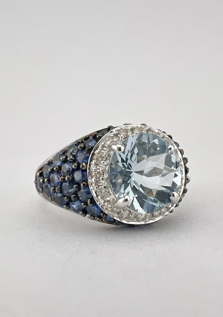 DESIGNER 14K WHITE GOLD AQUAMARINE & BLUE SAPPHIRE & DIAMOND PAVE SET BAND RING: DESIGNER 14K WHITE GOLD AQUAMARINE & BLUE SAPPHIRE & DIAMOND PAVE SET BAND RING Designer 14K White Gold Aquamarine & Blue Sapphire & Diamond Pave Set Band Ring Size: 7 - Can be Resized With Out Damage