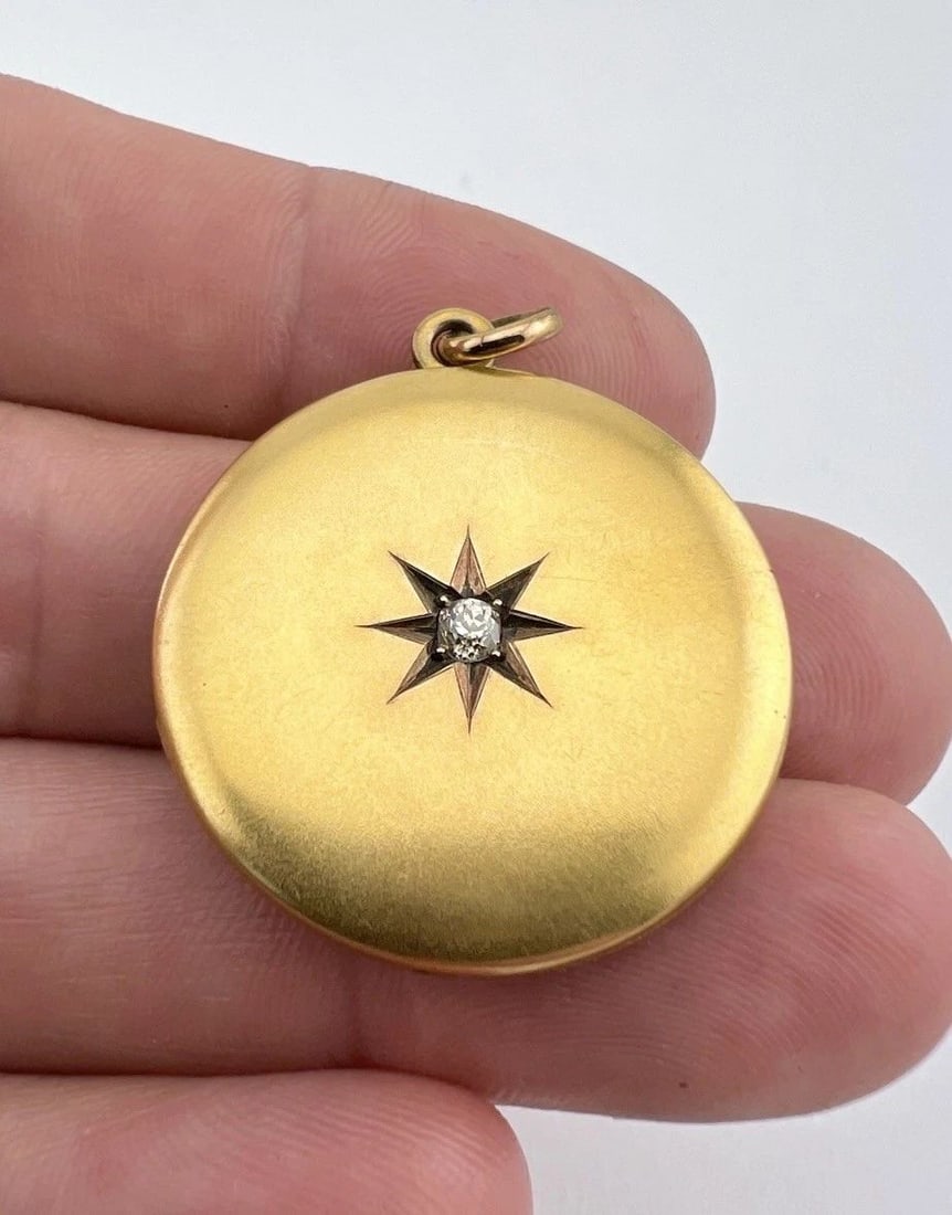 ANTIQUE VICTORIAN 14K GOLD ROSE OLD CUT DIAMOND PHOTO LOCKET PENDANT 1.5" -9.1G: ANTIQUE VICTORIAN 14K GOLD ROSE OLD CUT DIAMOND PHOTO LOCKET PENDANT 1.5" -9.1G Antique Victorian 14k Gold Rose Old Cut Diamond Photo Locket Pendant 1.5" -9.1g Size: 1 1/2" Tall With Bail By Just Unde