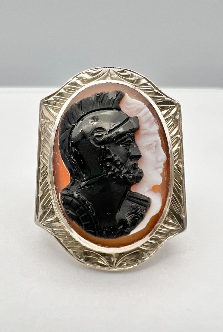 ANTIQUE 10K WHITE GOLD HARDSTONE AGATE DOUBLE CAMEO ENGRAVED MEN'S RING -16.3G: ANTIQUE 10K WHITE GOLD HARDSTONE AGATE DOUBLE CAMEO ENGRAVED MEN'S RING -16.3G Antique 10k White Gold Hardstone Agate Double Cameo Engraved Men's Ring -16.3g Size: 9 - Can be Resized With Out Damage W