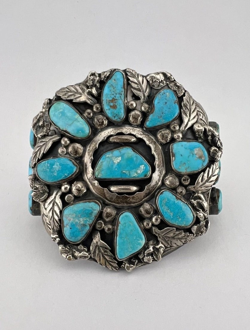 HUGE 143.8G VTG NAVAJO STERLING SILVER BLUE GEM TURQUOISE CLUSTER CUFF BRACELET: HUGE 143.8G VTG NAVAJO STERLING SILVER BLUE GEM TURQUOISE CLUSTER CUFF BRACELET HUGE 143.8g Vtg Navajo Sterling Silver Blue Gem Turquoise Cluster Cuff Bracelet Cuff is 5" tip to Tip and has a 1 1/2" S