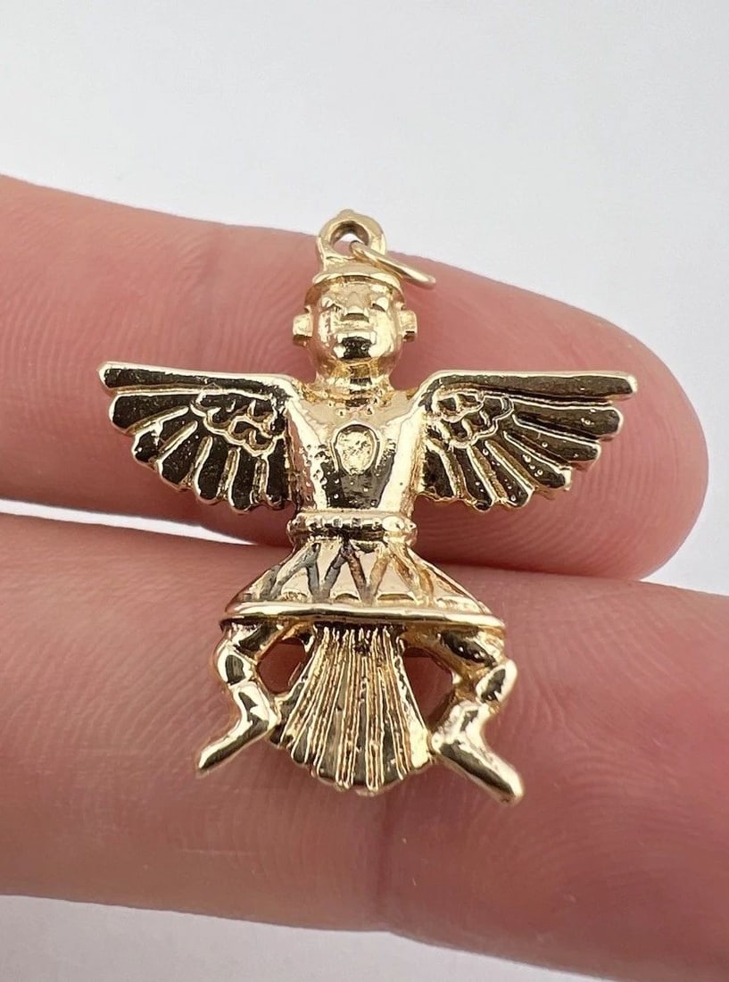 VINTAGE NAVAJO CAST 14K YELLOW GOLD 3D KNIFEWING KACHINA PENDANT 1.25" - 7.7G: VINTAGE NAVAJO CAST 14K YELLOW GOLD 3D KNIFEWING KACHINA PENDANT 1.25" - 7.7G Vintage Navajo Cast 14k Yellow Gold 3D Knifewing Kachina Charm Pendant 1.25" - 7.7g Size: 1 1/4" Tall With Bail By 1" Wide