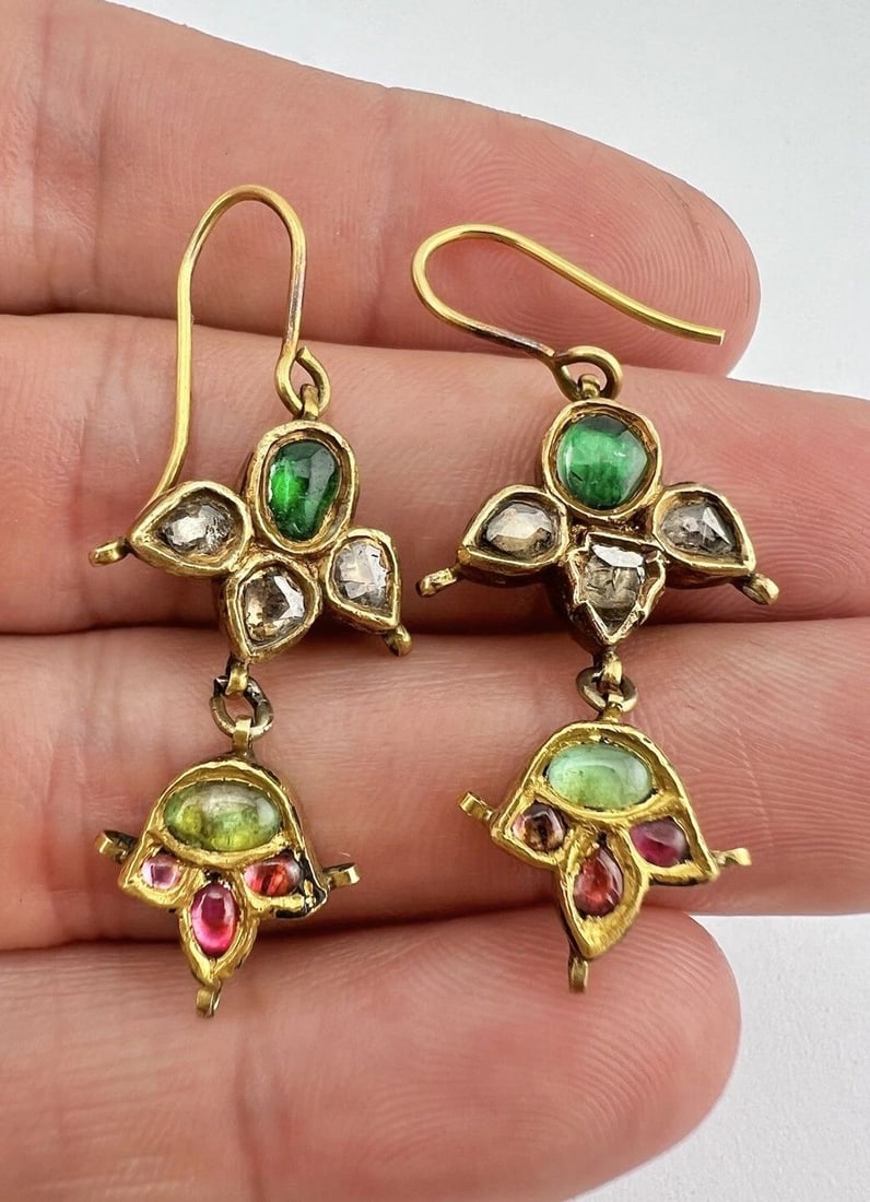 ANTIQUE MUGHAL 20-22K GOLD POLKI DIAMOND EMERALD CHANDELIER DANGLE EARRINGS 9.6G (1 of 2)