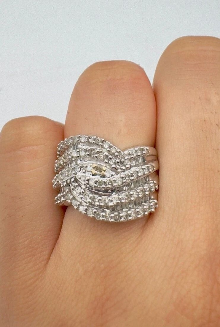 DESIGNER 14K WHITE GOLD 1.00CT APPROX. BAGUETTE ROUND DIAMOND INFINITY BAND RING (1 of 2)