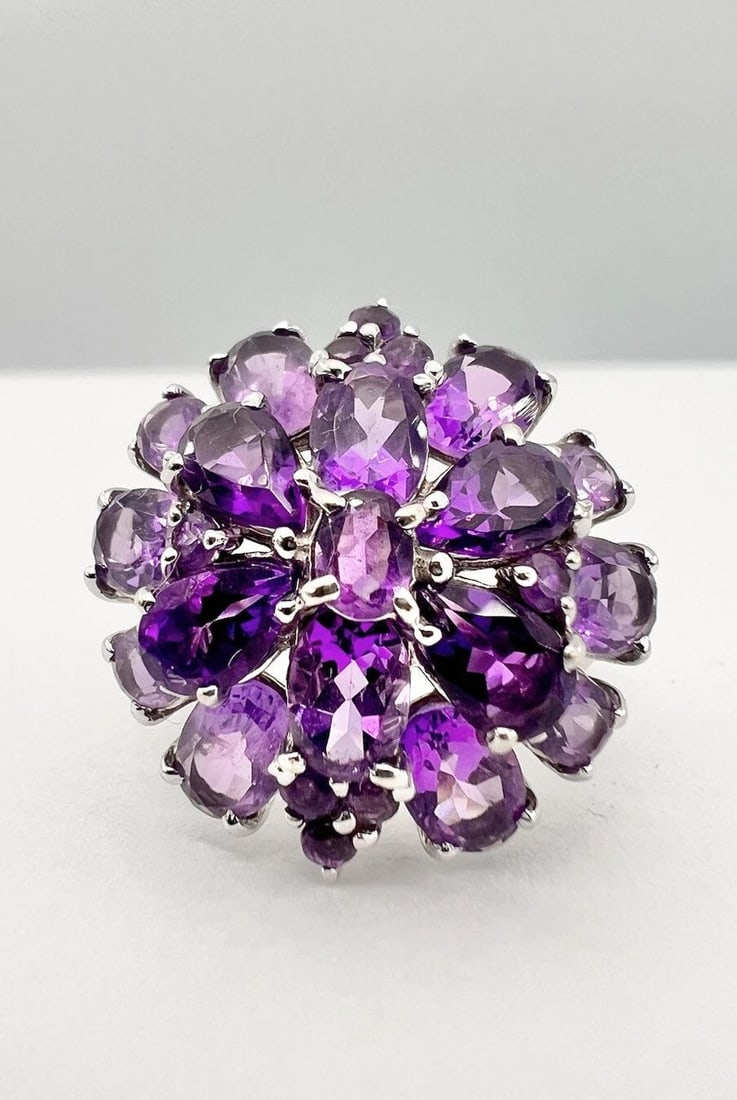 DESIGNER 18K WHITE GOLD 5.78TCW NATURAL PURPLE AMETHYST CLUSTER FLOWER RING: DESIGNER 18K WHITE GOLD 5.78TCW NATURAL PURPLE AMETHYST CLUSTER FLOWER RING Designer 18k White Gold 5.78tcw Natural Purple Amethyst Cluster Flower Ring Size: 7.25 - Can Be Resized Weight is 8.4 Grams 