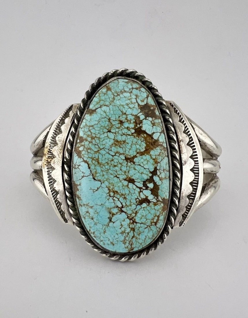 VINTAGE BOYD ASHLEY NAVAJO STERLING SILVER SPIDERWEB #8 TURQUOISE CUFF BRACELET: VINTAGE BOYD ASHLEY NAVAJO STERLING SILVER SPIDERWEB #8 TURQUOISE CUFF BRACELET Vintage Boyd Ashley Navajo Sterling Silver Spiderweb #8 Turquoise Cuff Bracelet Cuff is 5 3/8" tip to Tip and has a 1 1/