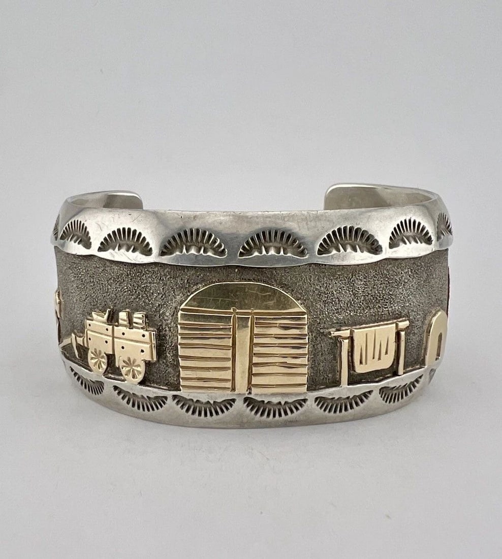 VTG NAVAJO STERLING SILVER & 14K GOLD PUEBLO VILLAGE PETROGLYPH CUFF BRACELET (1 of 2)