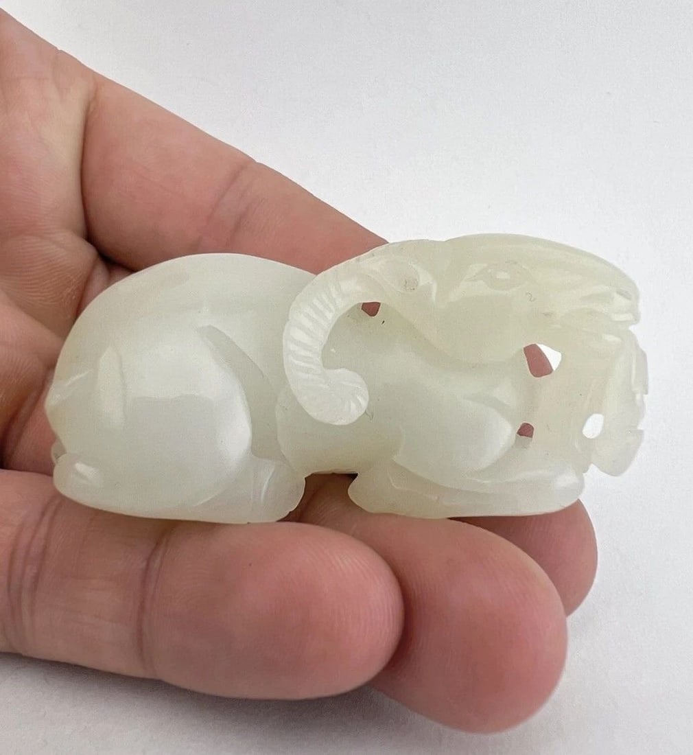 OLD CHINESE MUTTON FAT HETIAN WHITE JADE NEPHRITE CARVED RAM STATUE (1 of 2)