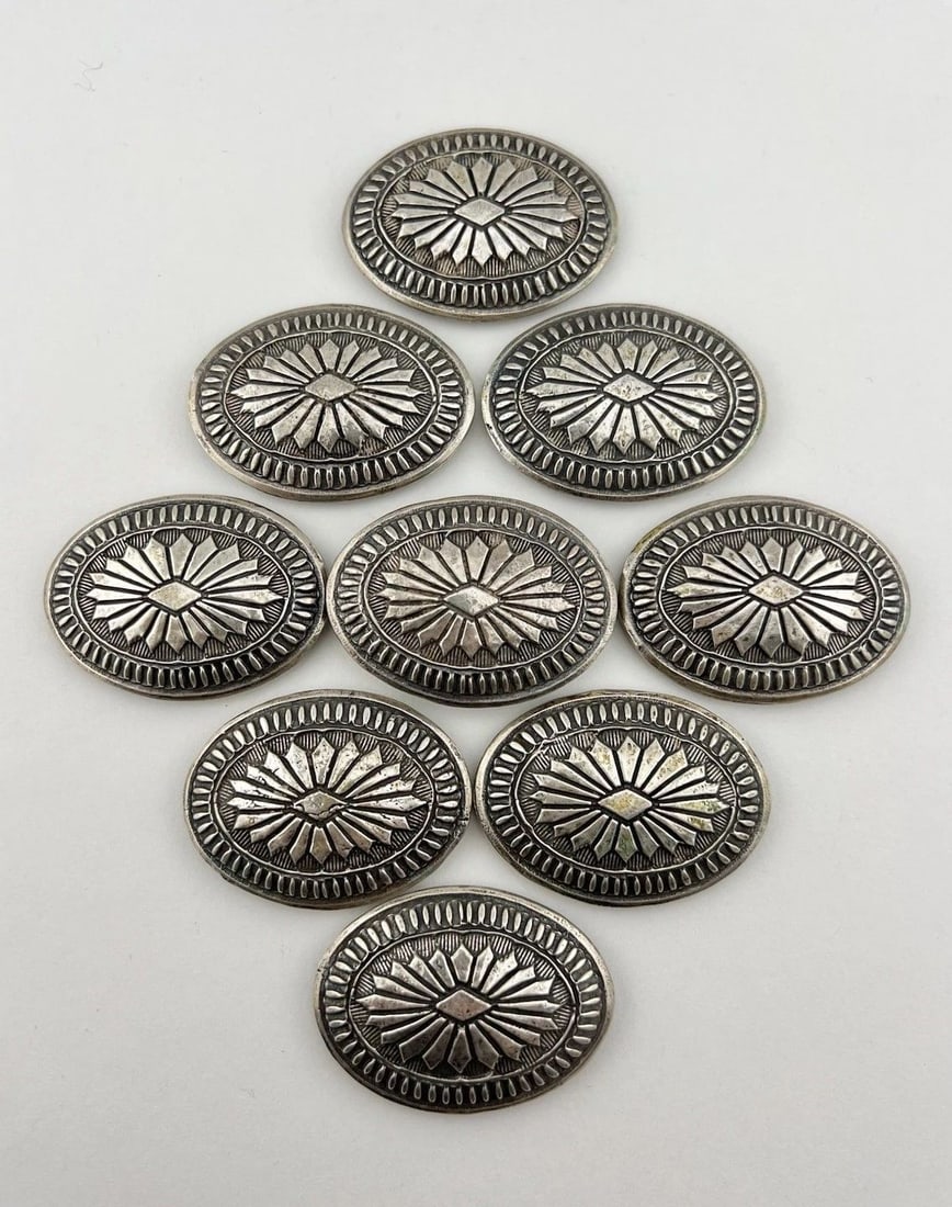 VINTAGE NAVAJO STERLING SILVER DETAILED OVERLAY 9 CONCHO BELT 186.3G (1 of 2)