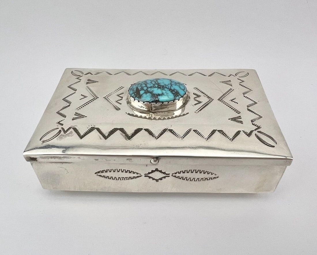 FRED HARVEY NAVAJO SPIDERWEB TURQUOISE STERLING SILVER STAMPED BOX 3 5/8"-112.6G: FRED HARVEY NAVAJO SPIDERWEB TURQUOISE STERLING SILVER STAMPED BOX 3 5/8"-112.6G VTG FRED HARVEY NAVAJO SPIDERWEB TURQUOISE STERLING SILVER STAMPED BOX 3 5/8"- 112.6g Size: 3 5/8" Wide & 2 3/8" Deep &