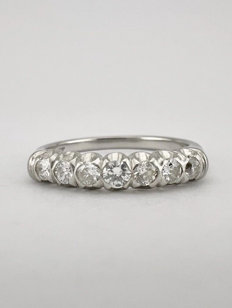 ANTIQUE ART DECO .900 PLATINUM 7 STONE DIAMOND WEDDING BAND RING (1 of 2)