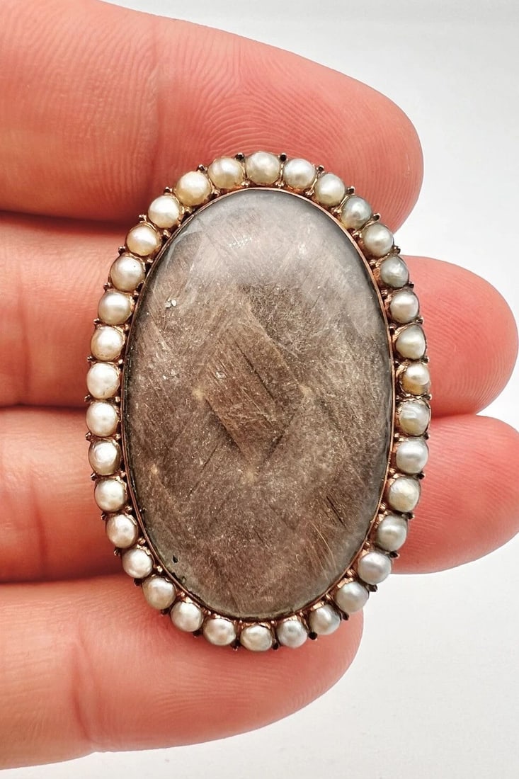 ANTIQUE 1792 GEORGIAN GOLD MOURNING WOVEN HAIR & SEED PEARL BROOCH PIN PENDANT (1 of 2)