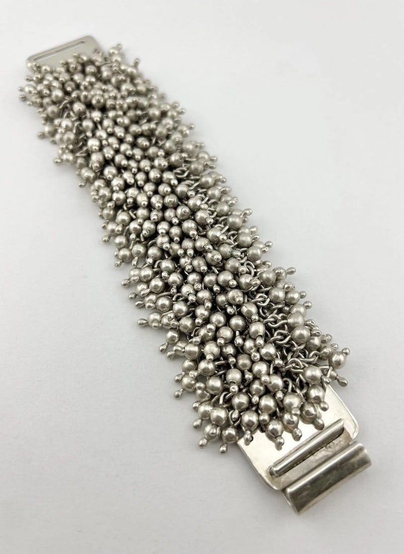 MASSIVE 217G BRENDA SCHOENFELD MODERNIST STERLING SILVER BALLS DANGLE BRACELET: MASSIVE 217G BRENDA SCHOENFELD MODERNIST STERLING SILVER BALLS DANGLE BRACELET MASSIVE 217g Brenda Schoenfeld Modernist Sterling Silver Balls Dangle Bracelet Size: 8" Tip To Tip By Around 2 1/4" Wide 