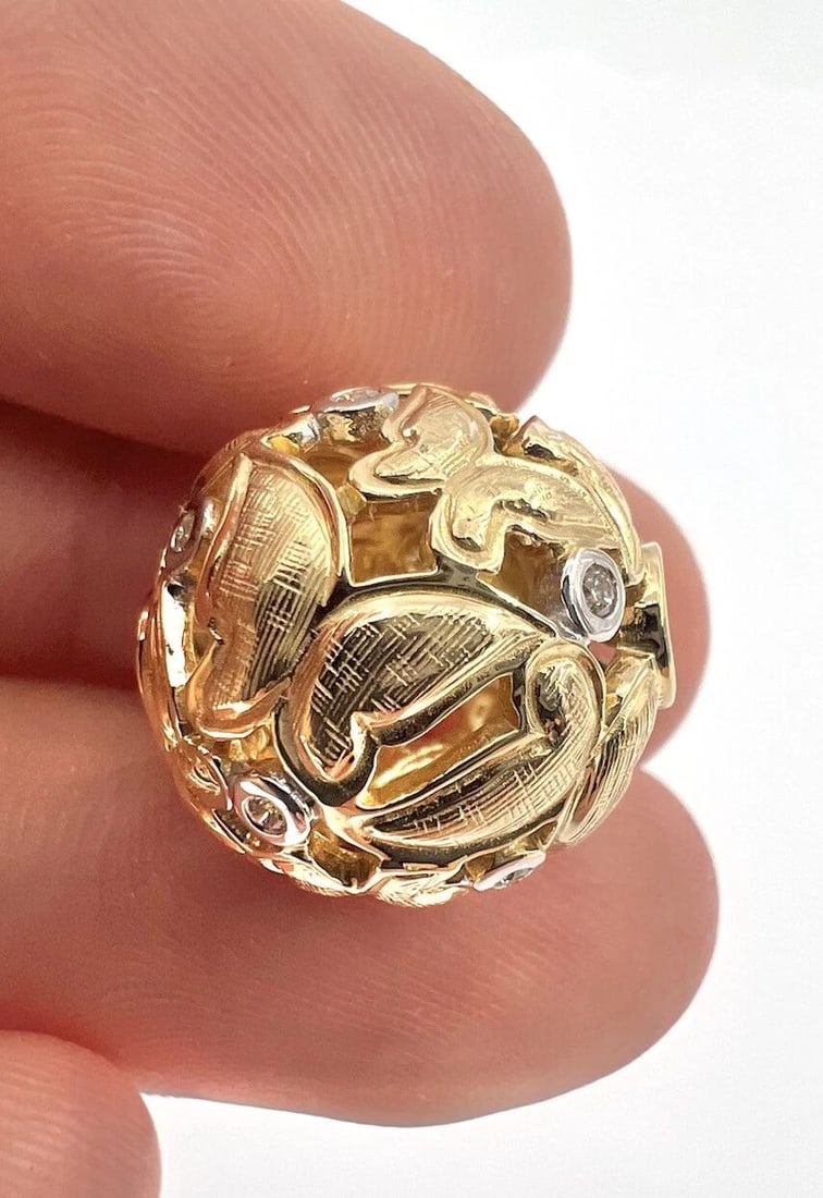 DESIGNER 14K YELLOW GOLD .12CT DIAMOND & BUTTERFLY BALL FILIGREE PENDANT 6.6G: DESIGNER 14K YELLOW GOLD .12CT DIAMOND & BUTTERFLY BALL FILIGREE PENDANT 6.6G Designer 14K Yellow Gold .12ct Diamond & Butterfly Ball Filigree Pendant 6.6g Size: 17mm wide by 16mm tall Metal: 14k Yell