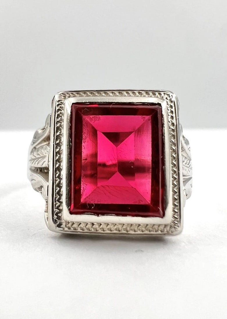 ANTIQUE VICTORIAN ART DECO 14K WHITE GOLD SQUARE SYNTHETIC RUBY ENGRAVED RING (1 of 2)