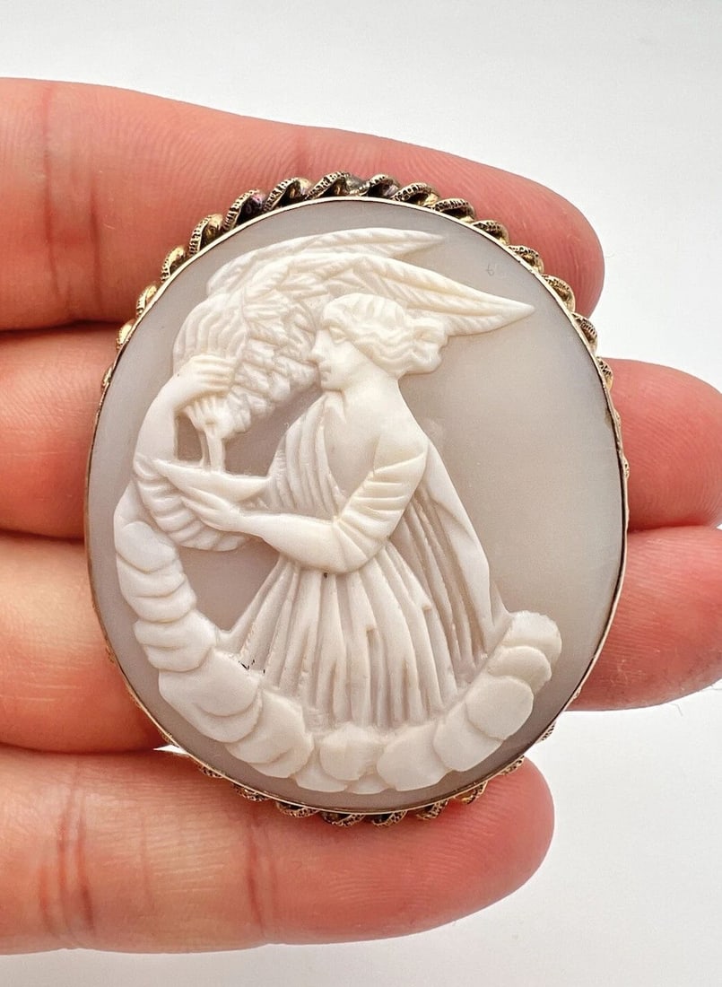 ANTIQUE VICTORIAN 14K GOLD CARVED WOMEN & BIRD MYTHOLOGICAL SHELL CAMEO BROOCH (1 of 2)