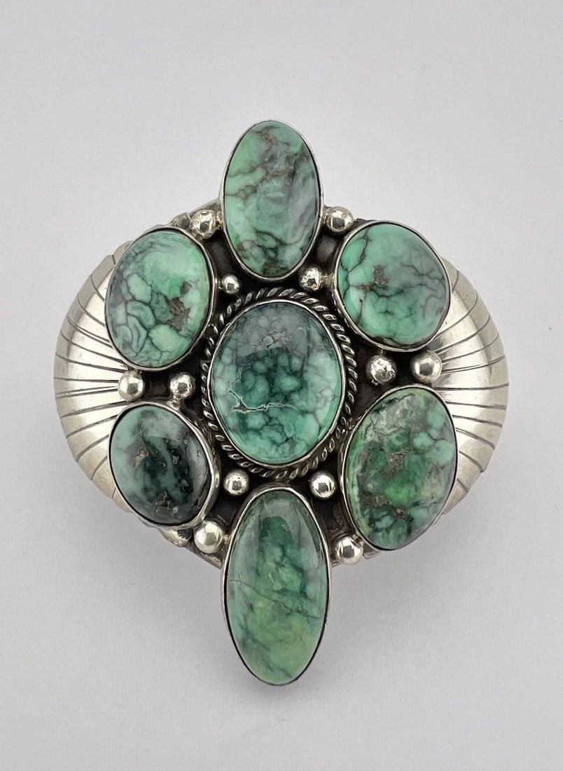 VINTAGE NAVAJO STERLING SILVER VARISCITE DAMELE STAMPED 2.5" WIDE CUFF BRACELET: VINTAGE NAVAJO STERLING SILVER VARISCITE DAMELE STAMPED 2.5" WIDE CUFF BRACELET Vintage Navajo Sterling Silver Variscite Damele Stamped 2.5" Wide Cuff Bracelet MEASUREMENTS: 5 1/8" Tip to Tip & Has a 