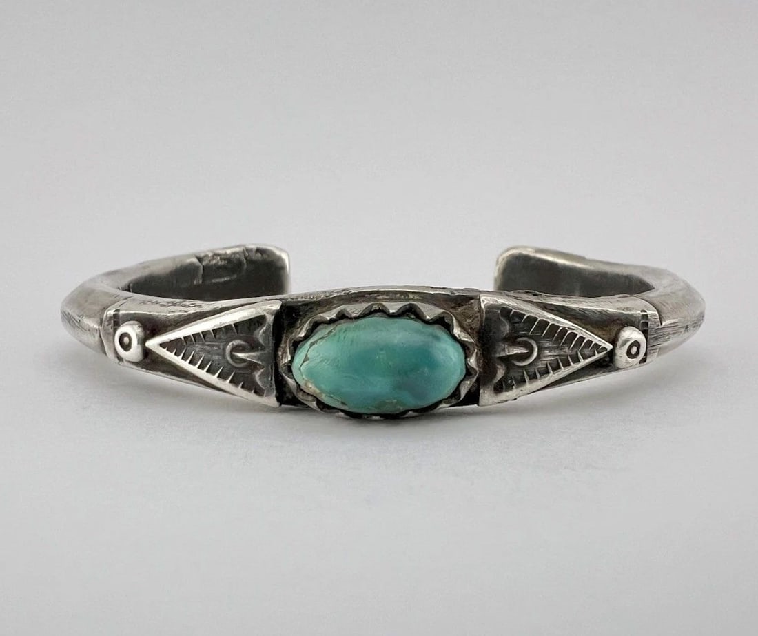 VTG JOCK FAVOUR INGOT COIN SILVER NATURAL TURQUOISE STAMPED CUFF BRACELET #2: VTG JOCK FAVOUR INGOT COIN SILVER NATURAL TURQUOISE STAMPED CUFF BRACELET #2 Vtg Jock Favour Ingot Coin Silver Natural Turquoise Handmade Stamped Cuff Bracelet #2 Cuff Size is Around 5 1/2" tip to Tip