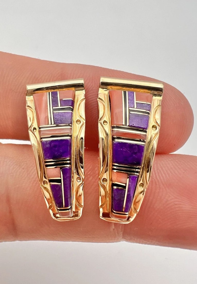 VTG N WALLEY NAVAJO 14K YELLOW GOLD CORAL & SUGILITE WOMEN'S WATCH TIPS 5.6G: VTG N WALLEY NAVAJO 14K YELLOW GOLD CORAL & SUGILITE WOMEN'S WATCH TIPS 5.6G Vtg N Walley Navajo 14k Yellow Gold Coral & Sugilite Women's Watch Tips 5.6g Weight 5.6 Grams on my scale Size: Over 1" Tal