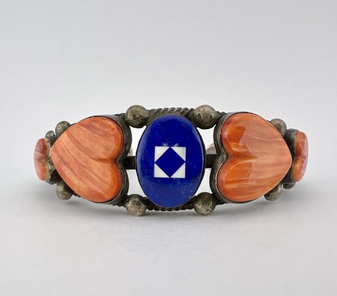 AUSTIN GARCIA NAVAJO STERLING TURQUOISE SPINY OYSTER & LAPIS HEART CUFF BRACELET: AUSTIN GARCIA NAVAJO STERLING TURQUOISE SPINY OYSTER & LAPIS HEART CUFF BRACELET Austin Garcia Navajo Sterling Turquoise Spiny Oyster & Lapis Heart Cuff Bracelet Cuff is 5" tip to Tip and has a Just U
