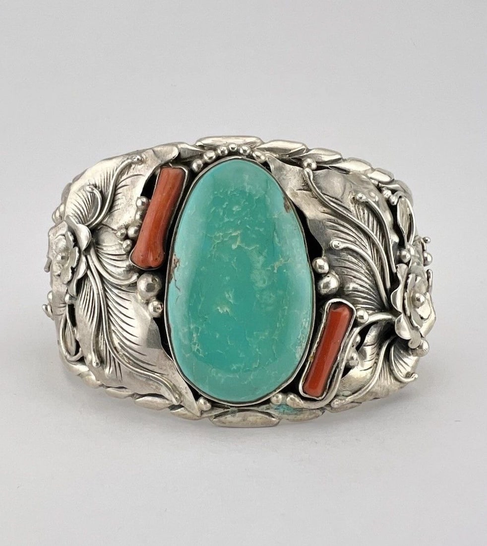 HUGE VTG NAVAJO STERLING SILVER FOX TURQUOISE CORAL STAMPED CUFF BRACELET 86.5G: HUGE VTG NAVAJO STERLING SILVER FOX TURQUOISE CORAL STAMPED CUFF BRACELET 86.5G HUGE Vtg Navajo Sterling Silver Fox Turquoise & Coral Stamped Cuff Bracelet 86.5g Cuff is 6 1/8" tip to Tip and has a 1"