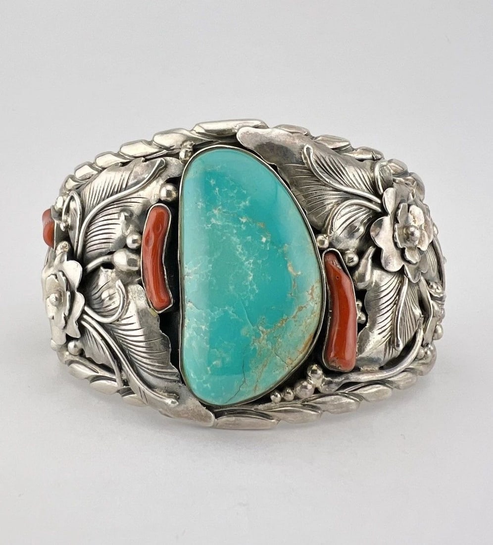 HUGE VTG NAVAJO STERLING SILVER FOX TURQUOISE CORAL STAMPED CUFF BRACELET 76.5G: HUGE VTG NAVAJO STERLING SILVER FOX TURQUOISE CORAL STAMPED CUFF BRACELET 76.5G HUGE Vtg Navajo Sterling Silver Fox Turquoise & Coral Stamped Cuff Bracelet 76.5g Cuff is 6" tip to Tip and has a 1 1/8"