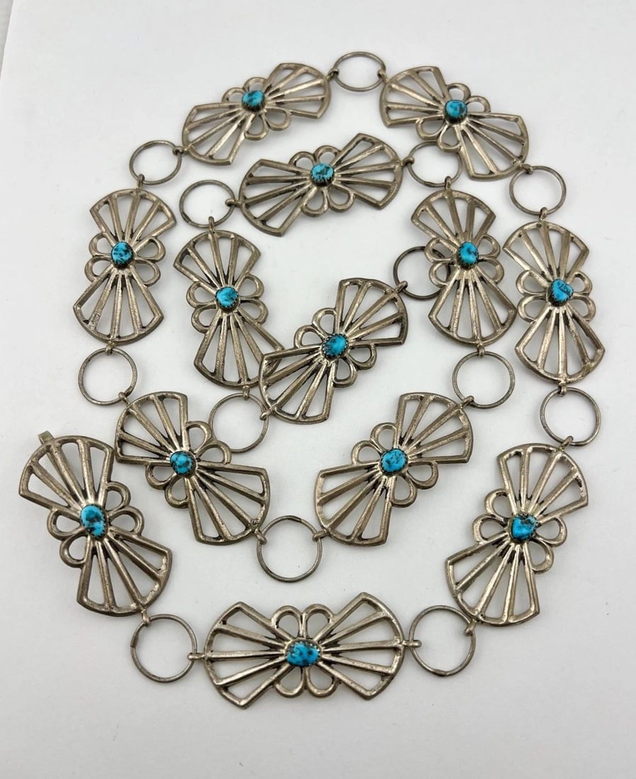 VTG NAVAJO SANDCAST STERLING SILVER TURQUOISE BOWTIE CONCHO LINK BELT 37.5"-103G: VTG NAVAJO SANDCAST STERLING SILVER TURQUOISE BOWTIE CONCHO LINK BELT 37.5"-103G Vtg Navajo Sandcast Sterling Silver Turquoise Bowtie Concho Link Belt 37.5"-103g Belt Size: 37.5" - Tip To Tip - Adjust