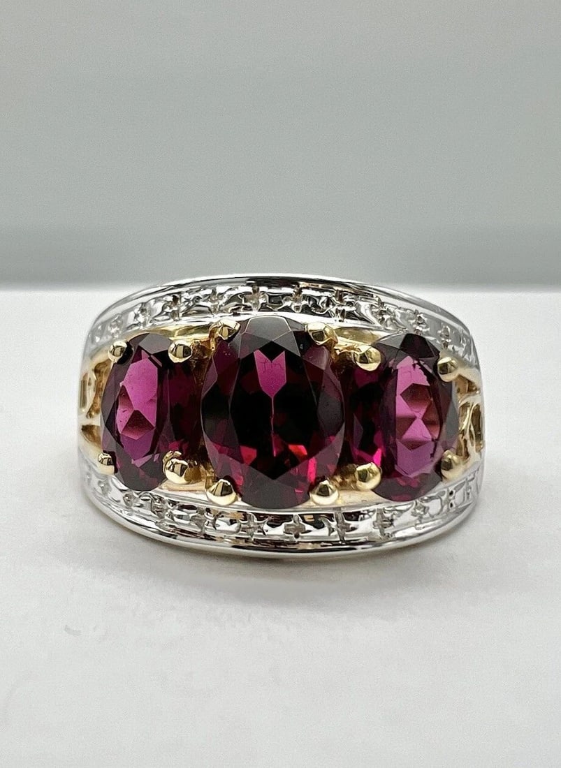 DESIGNER 10K YELLOW GOLD NATURAL 3.00CT RUBELLITE TOURMALINE 3 STONE RING: DESIGNER 10K YELLOW GOLD NATURAL 3.00CT RUBELLITE TOURMALINE 3 STONE RING Designer 10k Yellow Gold Natural 3.00ct Rubellite Tourmaline Ring Size: 8 - Can Be Resized Metal: 10k Yellow Gold Weight is 5.