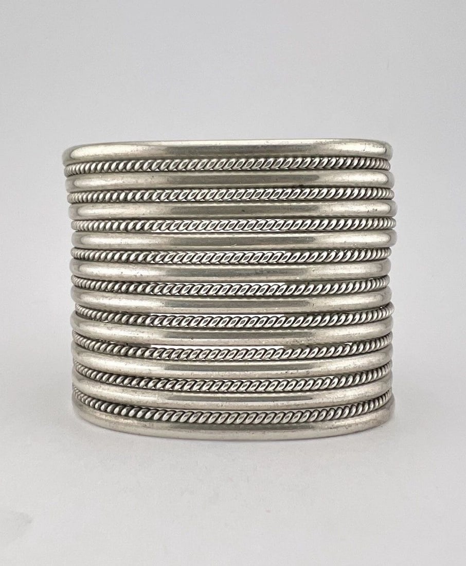VINTAGE NAVAJO STERLING SILVER 10 ROW TWIST 2" WIDE CUFF BRACELET 91.8G (1 of 2)