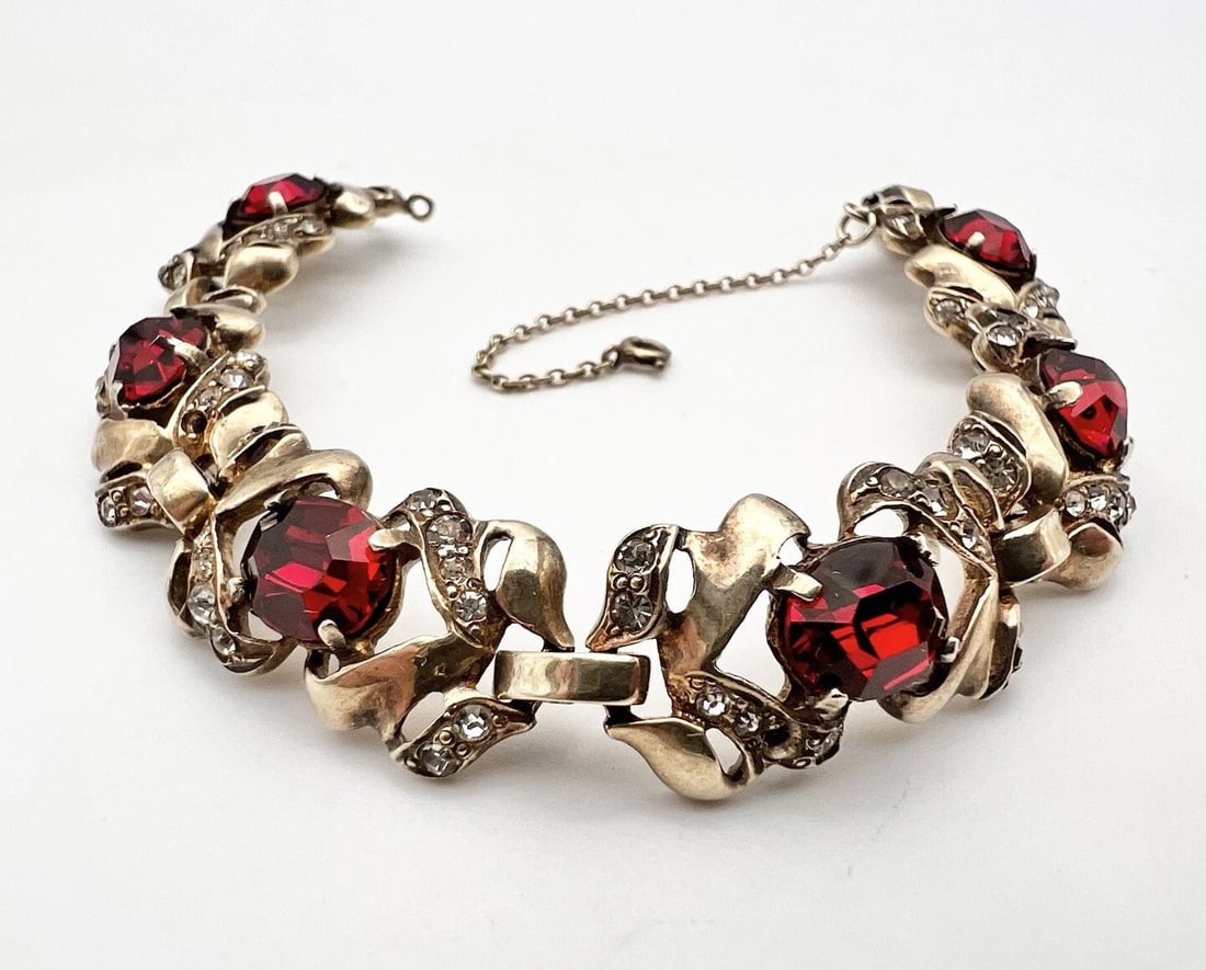 VINTAGE EISENBERG ORIGINAL STERLING SILVER RED GLASS RHINESTONES LINK BRACELET: VINTAGE EISENBERG ORIGINAL STERLING SILVER RED GLASS RHINESTONES LINK BRACELET Vintage EISENBERG ORIGINAL Sterling Silver Red Glass Rhinestones Link Bracelet Size: 7.5" Long by 5/8" Wide - Has A Safet