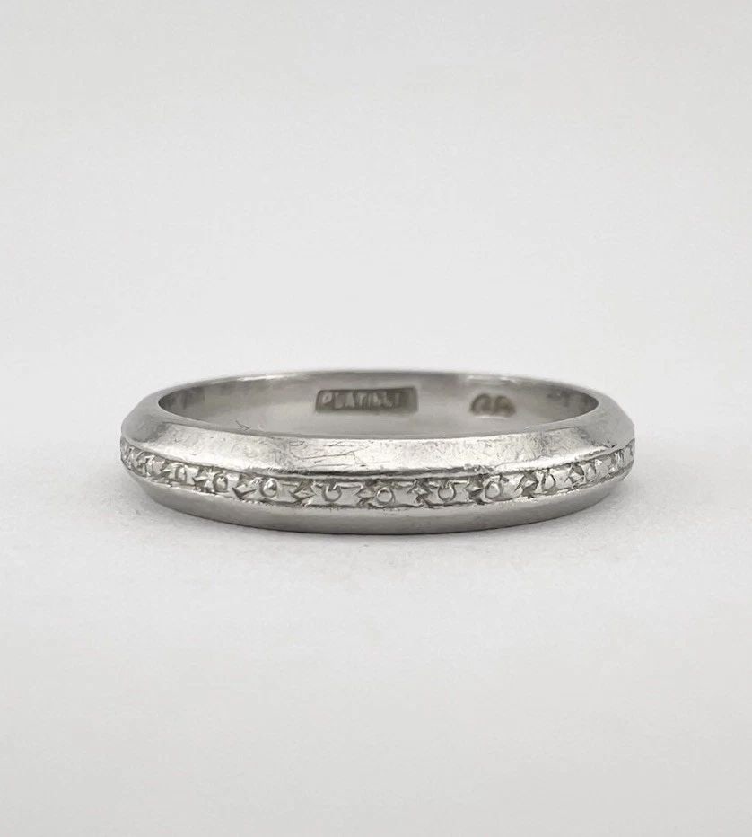 ANTIQUE 1930'S ART DECO PLATINUM 3MM ENGRAVED FLOWER WEDDING BAND RING SZ 6 (1 of 2)