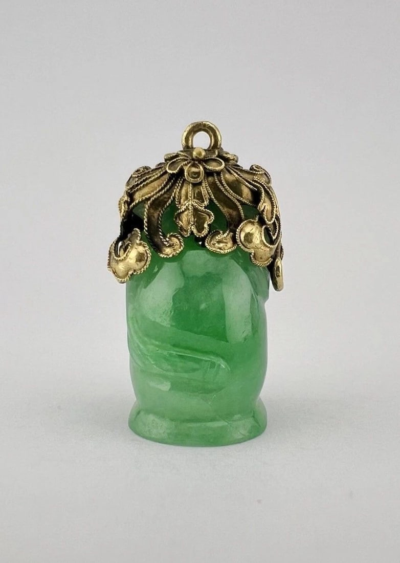 ANTIQUE 14K YELLOW GOLD NATURAL CARVED APPLE GREEN JADE FILIGREE FRUIT PENDANT (1 of 2)
