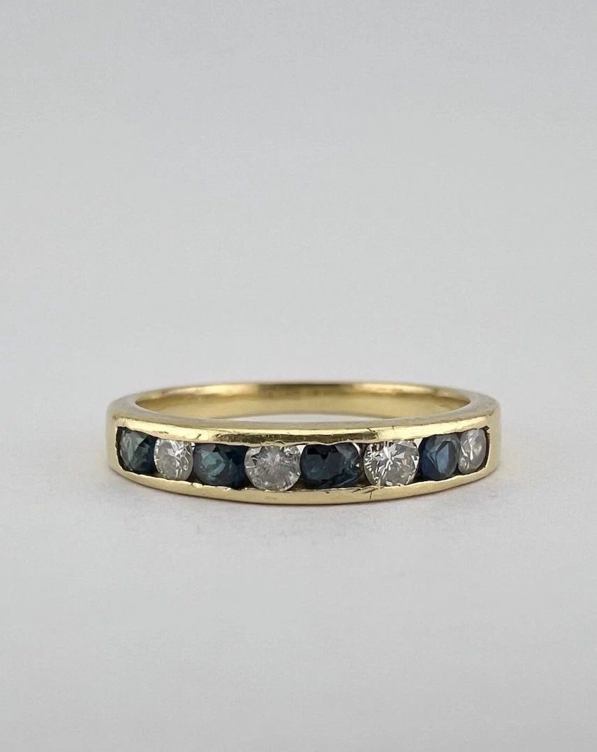 DESIGNER 18K YELLOW GOLD NATURAL BLUE SAPPHIRE & DIAMOND STACK BAND RING: DESIGNER 18K YELLOW GOLD NATURAL BLUE SAPPHIRE & DIAMOND STACK BAND RING Designer 18K Yellow Gold Natural Blue Sapphire & Diamond Stack Band Ring Ring Size: 7 - Can be Resized With Out Damage Weight i