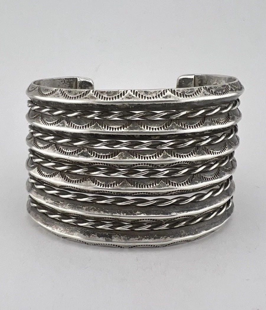 BIG VTG FRED HARVEY NAVAJO STERLING STAMPED CARINATED 6 ROW CUFF BRACELET 85.8G: BIG VTG FRED HARVEY NAVAJO STERLING STAMPED CARINATED 6 ROW CUFF BRACELET 85.8G BIG Vtg Fred Harvey Navajo Sterling Stamped Carinated 6 Row Cuff Bracelet 85.8g Cuff is 5 1/4" tip to Tip and has an 1 1