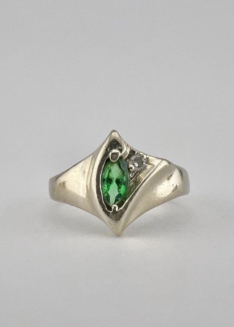 VINTAGE 14K WHITE GOLD MARQUISE CUT EMERALD & DIAMOND WOMEN'S RING (1 of 2)