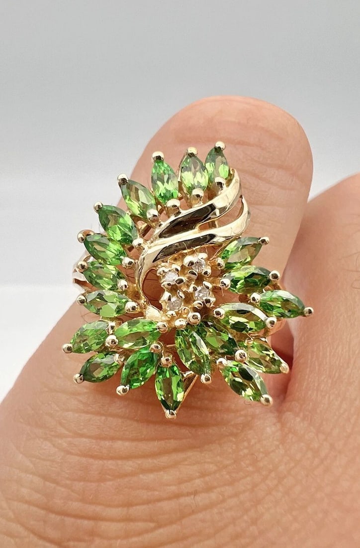 DESIGNER 10K YELLOW GOLD NATURAL GREEN TSAVORITE & DIAMOND CLUSTER RING (1 of 2)