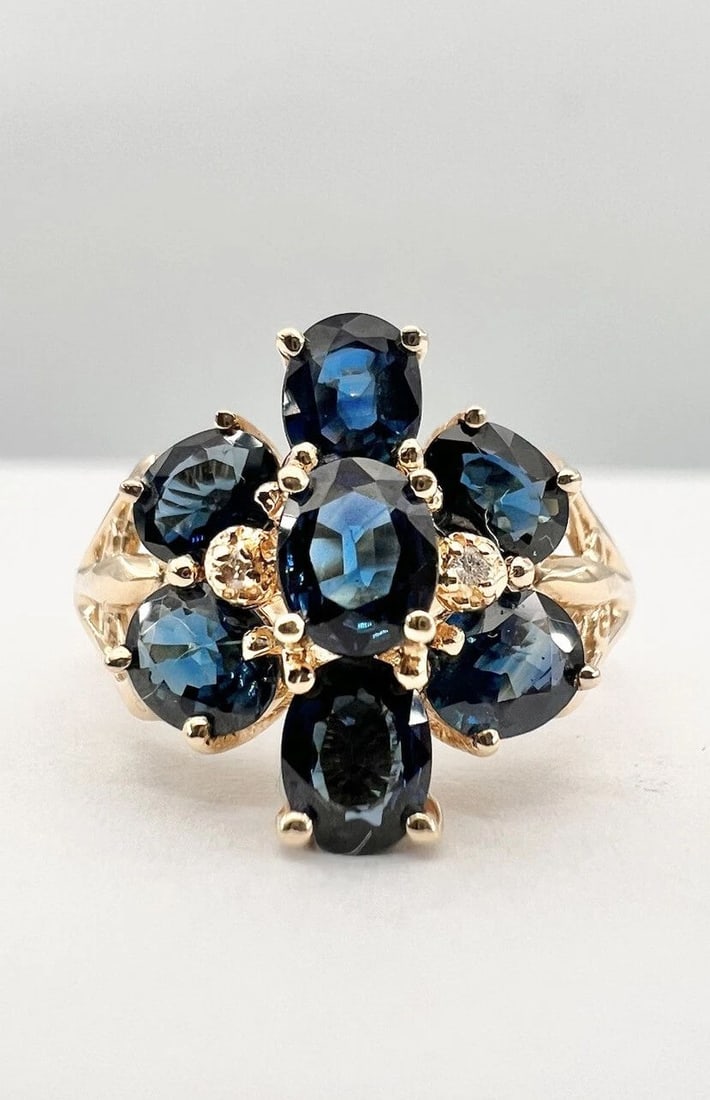 DESIGNER 14K YELLOW GOLD NATURAL 3.50CT BLUE SAPPHIRE & DIAMOND FLOWER RING: DESIGNER 14K YELLOW GOLD NATURAL 3.50CT BLUE SAPPHIRE & DIAMOND FLOWER RING Designer 14K Yellow Gold Natural 3.50ct Blue Sapphire & Diamond Flower Ring Size: 9.25 - Can be Resized With Out Damage Weig
