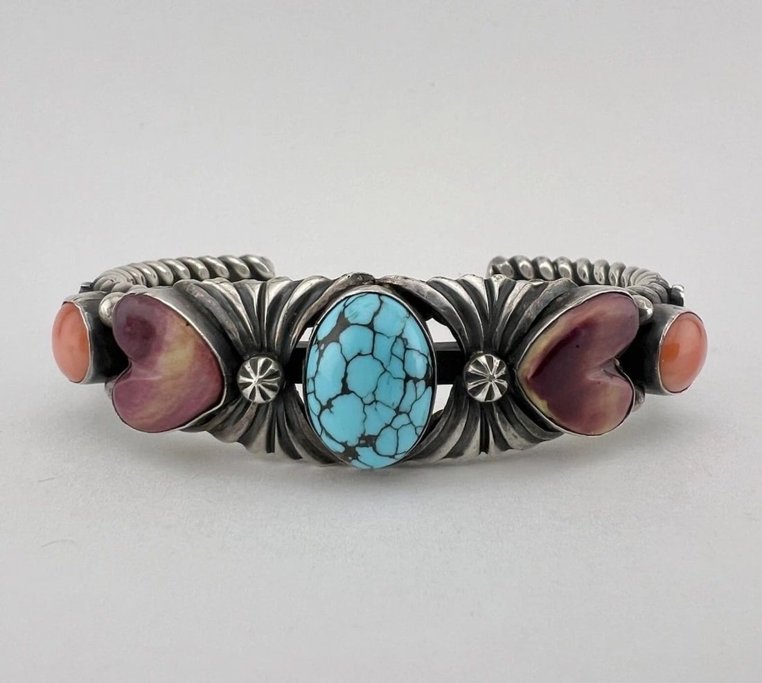 VTG NAVAJO STERLING WEB TURQUOISE SPINY OYSTER HEART & CORAL CUFF BRACELET 52.8G: VTG NAVAJO STERLING WEB TURQUOISE SPINY OYSTER HEART & CORAL CUFF BRACELET 52.8G Vtg Navajo Sterling Web Turquoise Spiny Oyster Heart & Coral Cuff Bracelet 52.8g Cuff is 5" tip to Tip and has a Just U