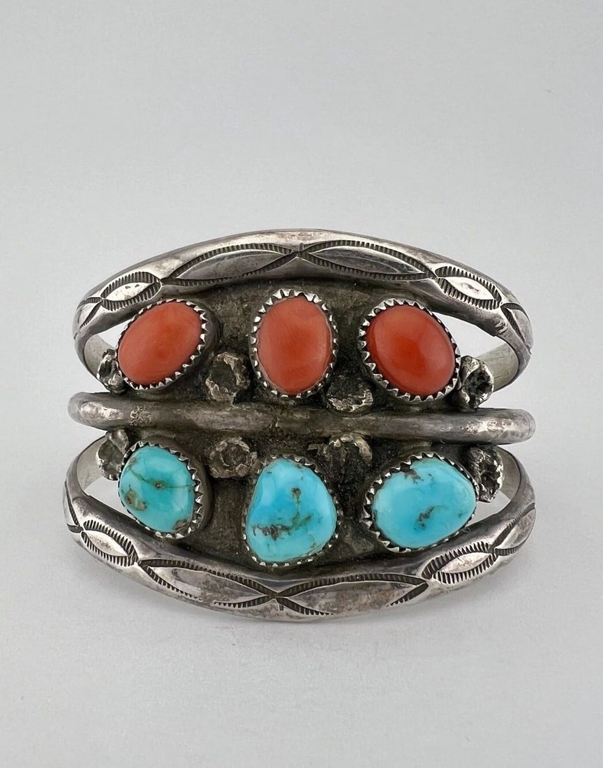 VTG IHMSS NAVAJO STERLING SILVER NATURAL TURQUOISE & CORAL STAMPED CUFF BRACELET (1 of 2)
