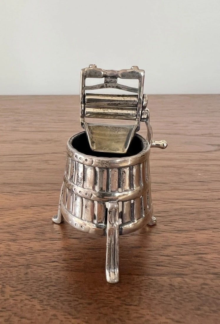 ANTIQUE STERLING SILVER MINIATURE DOLLHOUSE WRINGER 3D WASHING MACHINE SCULPTURE (1 of 2)