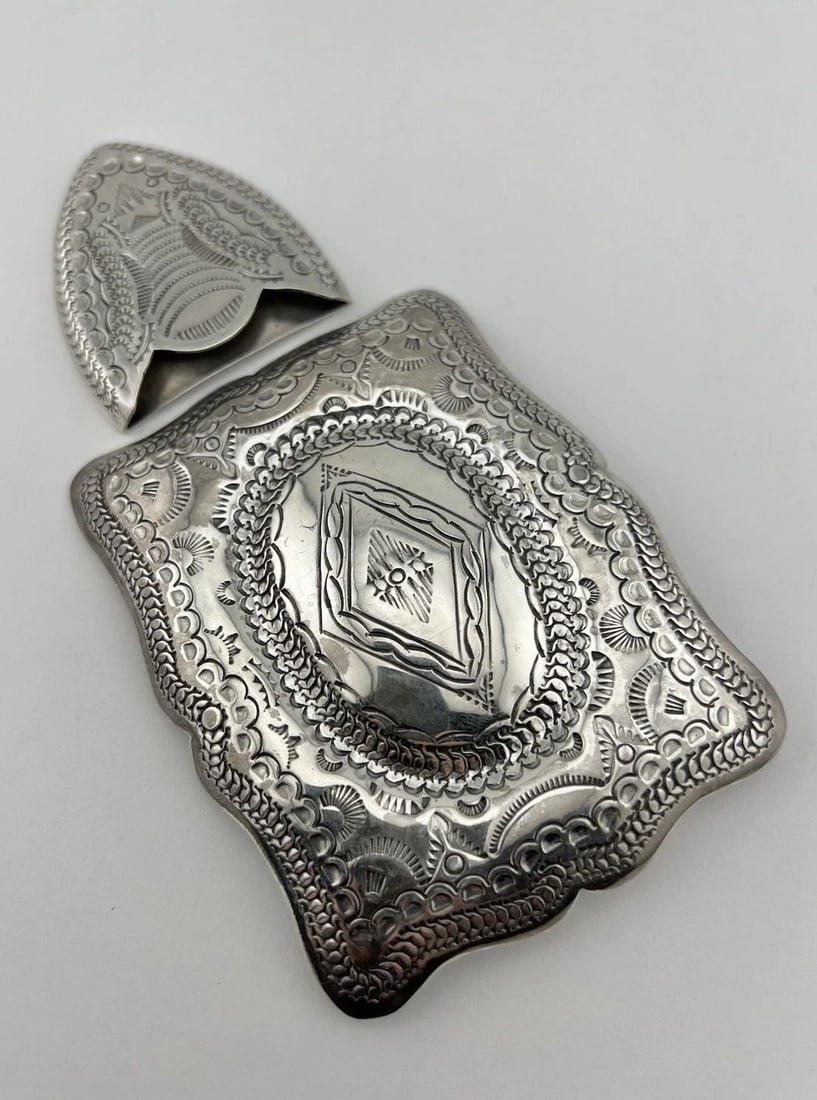 VTG SOUTHWESTERN STERLING SILVER STAMPED 2 PIECE RANGER 3.75" BELT BUCKLE 83.3G: VTG SOUTHWESTERN STERLING SILVER STAMPED 2 PIECE RANGER 3.75" BELT BUCKLE 83.3G Vtg Southwestern Sterling Silver Stamped 2 Piece Ranger 3.75" Belt Buckle 83.3g Buckle Size: 3 3/4" Tall By 3" Wide Tip 