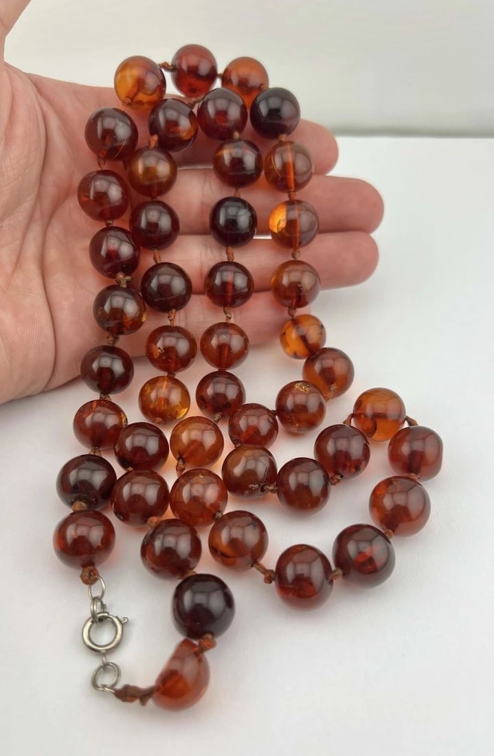 ANTIQUE OLD CHINESE NATURAL HONEY COGNAC AMBER 14MM BEAD KNOTTED NECKLACE 77G: ANTIQUE OLD CHINESE NATURAL HONEY COGNAC AMBER 14MM BEAD KNOTTED NECKLACE 77G Antique Old Chinese Natural Honey Cognac Amber 14mm Bead Knotted Necklace 77g Size: 33" Long Tip To Tip Weight is 77.00 Gr