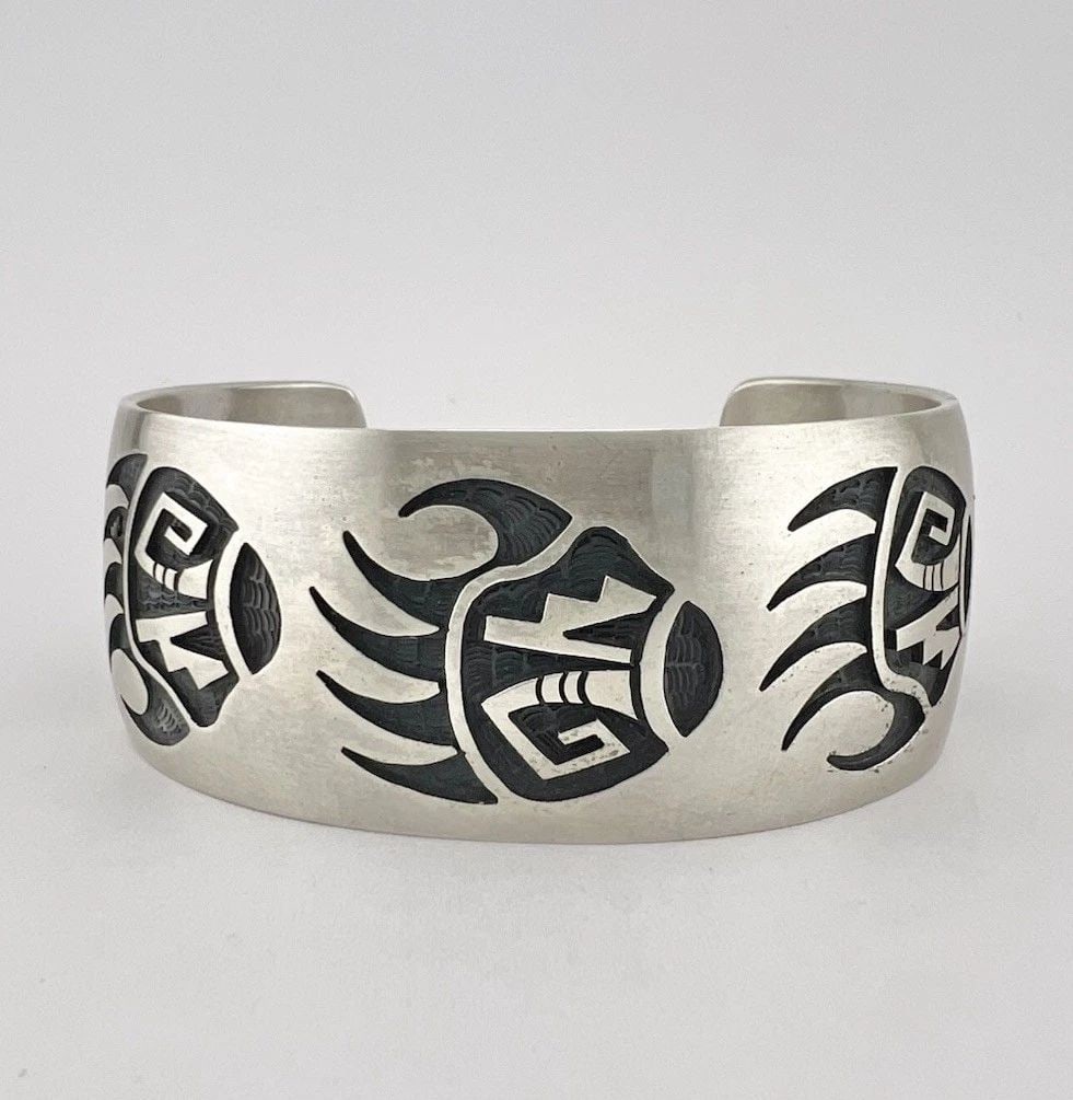 ALDE QUMYINTEWA HOPI STERLING SILVER TRIBAL BEAR PAW OVERLAY CUFF BRACELET 49G (1 of 2)