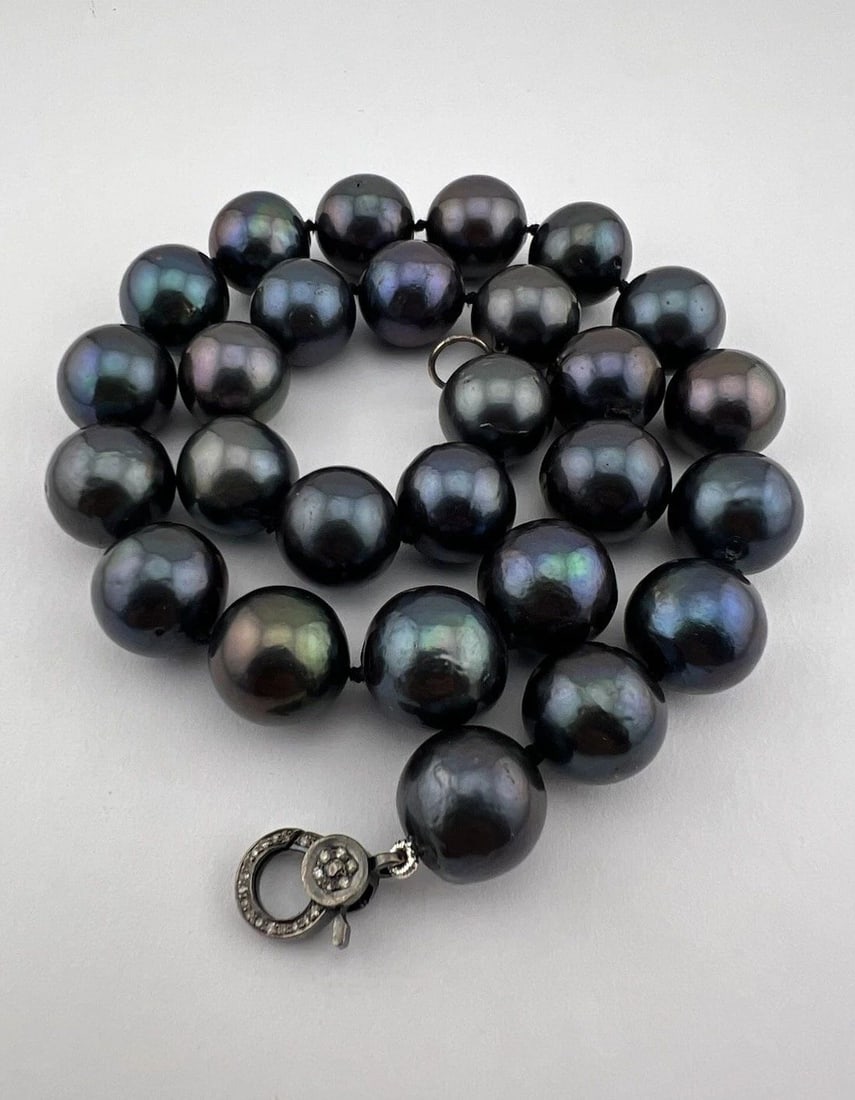 ESTATE 15MM TAHITIAN SOUTH SEA PEARL STERLING SILVER DIAMOND BEADED NECKLACE 19": ESTATE 15MM TAHITIAN SOUTH SEA PEARL STERLING SILVER DIAMOND BEADED NECKLACE 19" Estate 15mm Tahitian South Sea Pearl Sterling Silver Diamond Beaded Necklace 19" Size: 19" Long Tip To Tip Metal: Sterl
