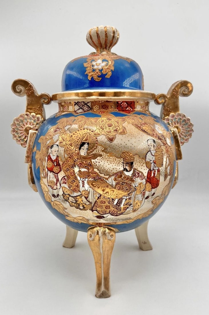 14.5" ANTIQUE JAPANESE MEIJI KORO SATSUMA GILT PAINTINGS PORCELAIN COVERED URN (1 of 2)