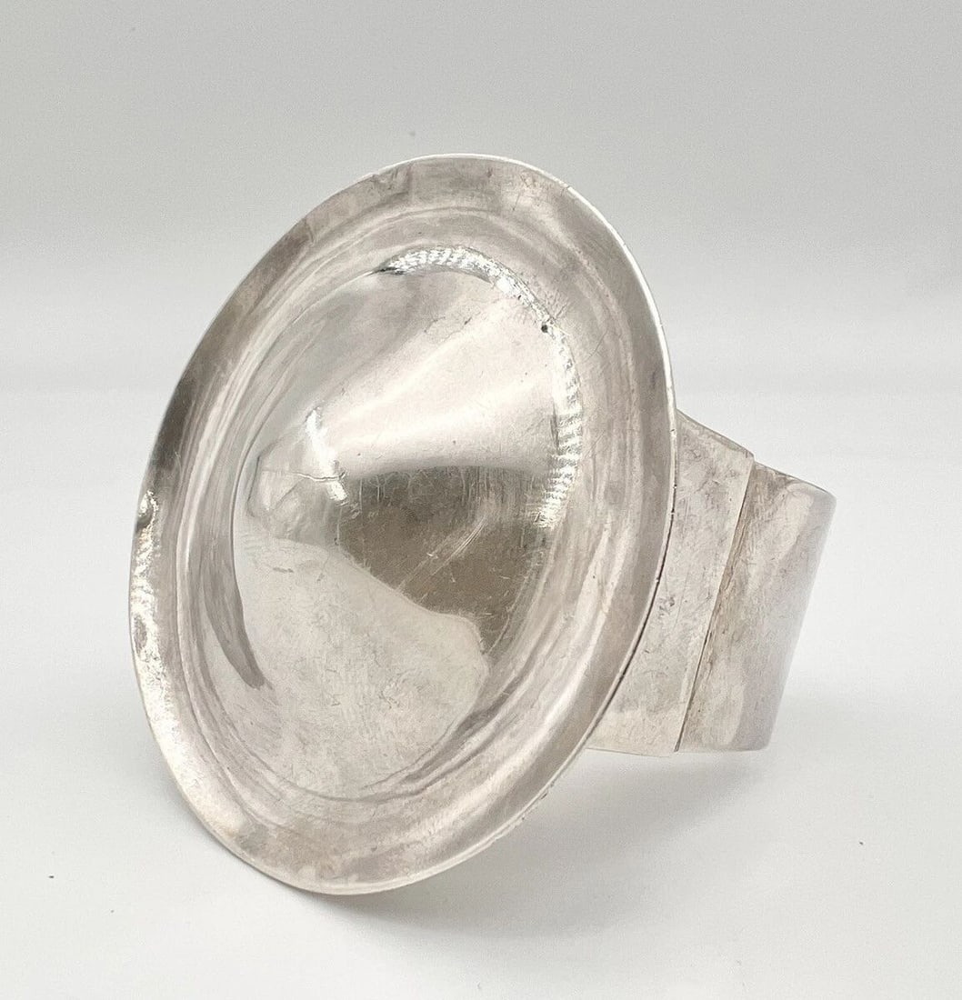 VTG MODERNIST CONTEMPORARY STERLING SILVER ABSTRACT SHIELD CUFF BRACELET 102G: VTG MODERNIST CONTEMPORARY STERLING SILVER ABSTRACT SHIELD CUFF BRACELET 102G Vtg Modernist Contemporary Sterling Silver ABSTRACT Shield Cuff Bracelet 102g Cuff is 5 1/2" tip to tip and has a 1" Adjus