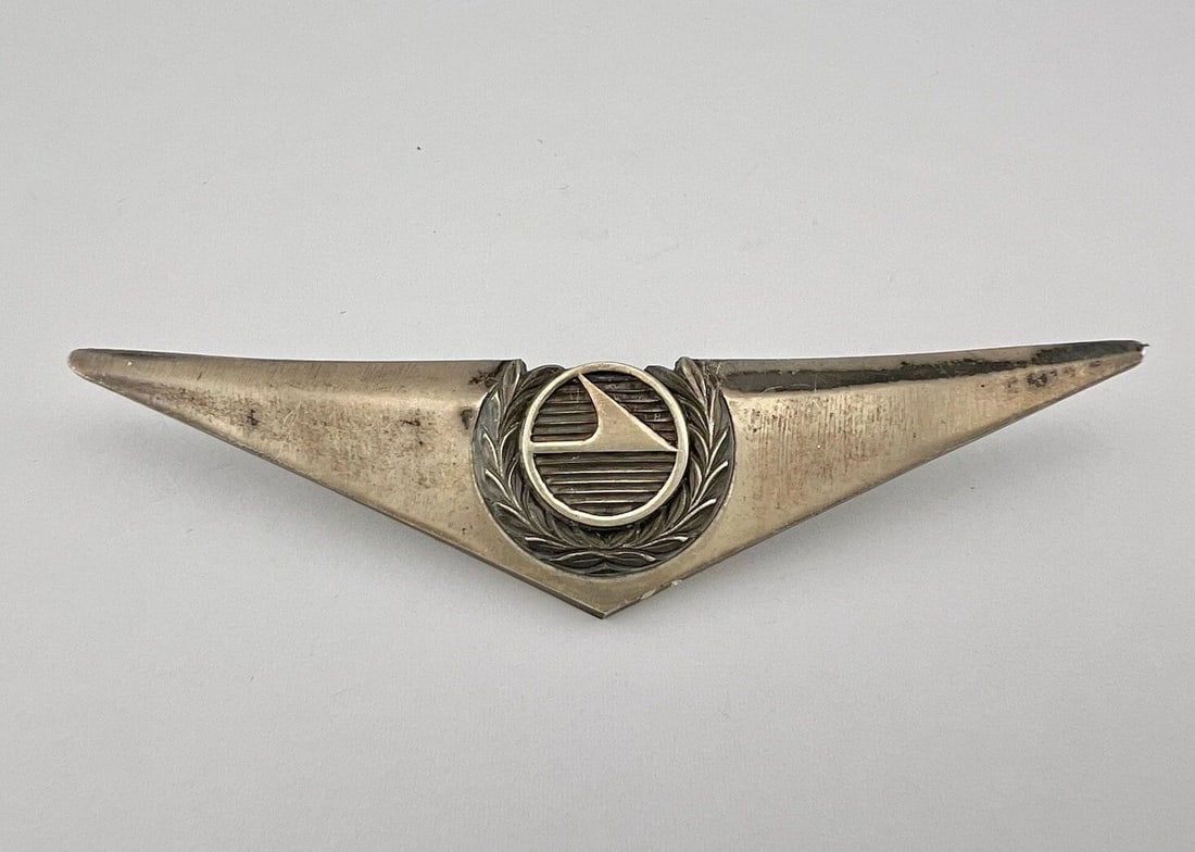 RARE 3RD ISSUE WEST COAST AIRLINES (WCA) PILOT STERLING SILVER WINGS 3.5" (1 of 2)