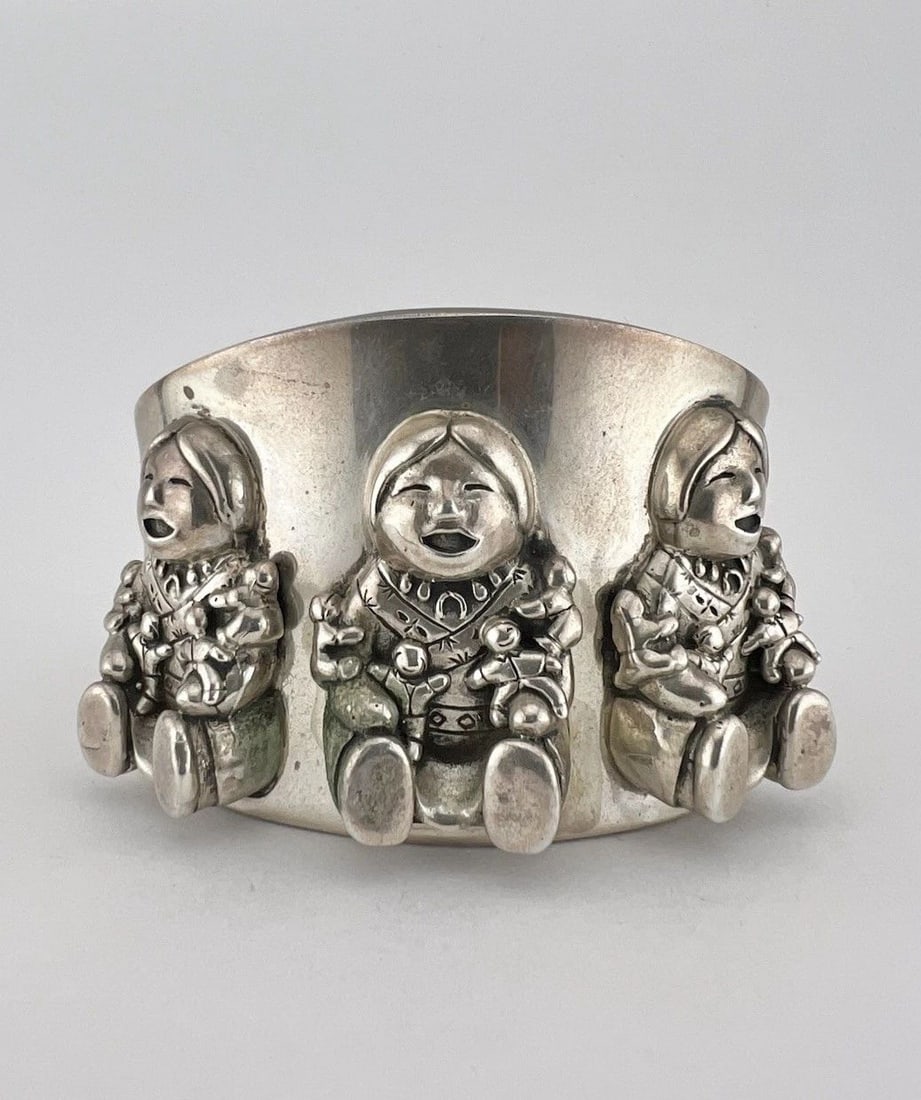 VINTAGE NAVAJO STERLING SILVER 3D STORYTELLER WIDE CUFF BRACELET 84.2G (1 of 2)