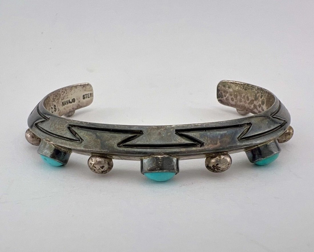VINTAGE NAVAJO STERLING SILVER TURQUOISE & BALL STAMPED CARINATED CUFF BRACELET (1 of 2)