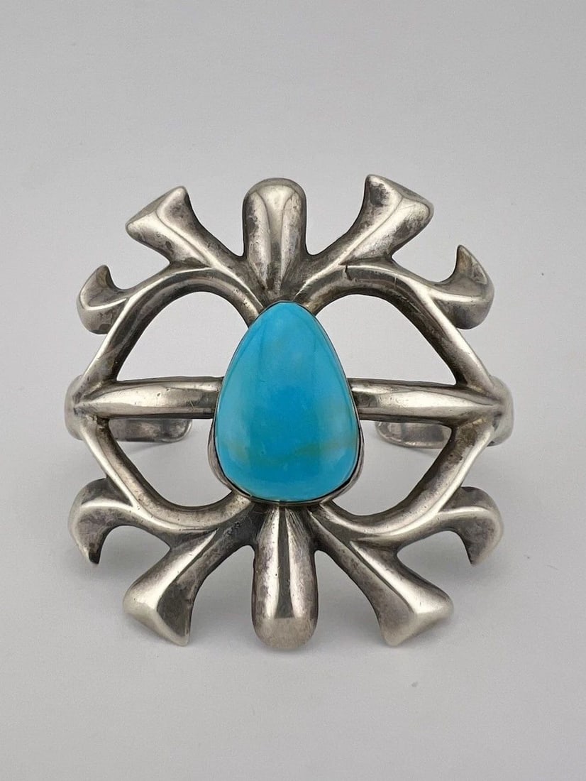 VTG NAVAJO SANDCAST STERLING SILVER BLUE GEM TURQUOISE CUFF BRACELET 47G- 2": VTG NAVAJO SANDCAST STERLING SILVER BLUE GEM TURQUOISE CUFF BRACELET 47G- 2" Vtg Navajo Sandcast Sterling Silver Blue Gem Turquoise Cuff Bracelet 47g- 2" Cuff is 4 7/8" tip to Tip and has an Almost 1 