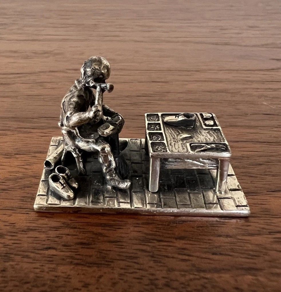 ANTIQUE STERLING SILVER MINIATURE DOLLHOUSE 3D SHOEMAKER SCULPTURE (1 of 2)